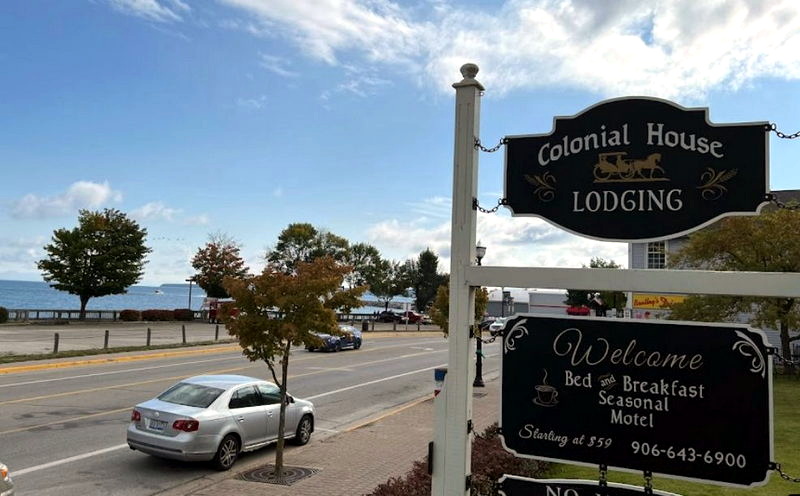 Colonial House Inn (Colonial House and Motel) - From Web Listing (newer photo)